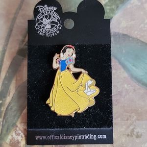 NWTs Disney Official Pin Trading Snow White 2008